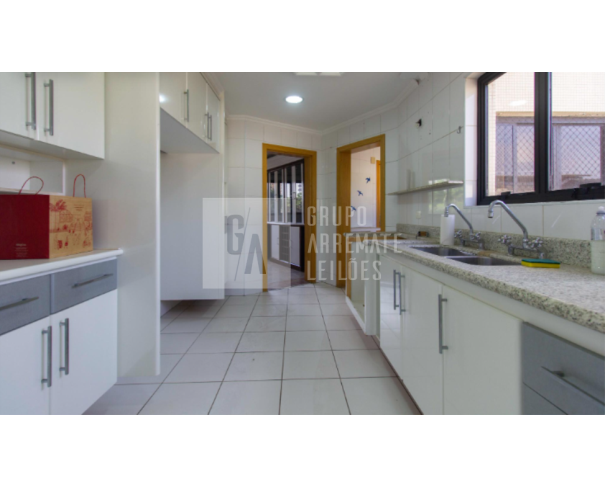 Foto de Apartamento com 196m² e 3 Vagas